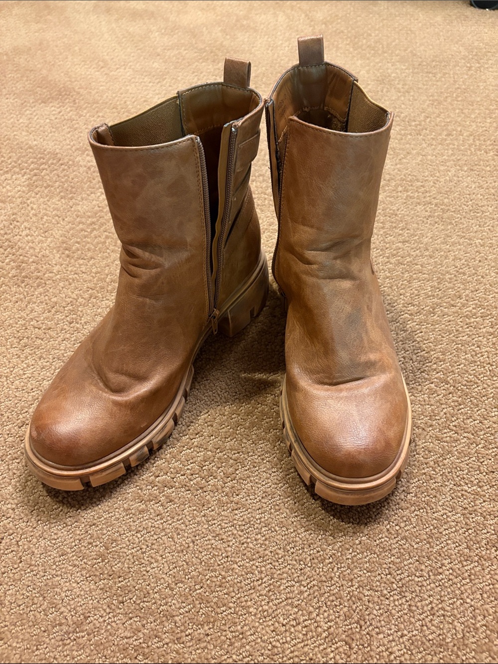 Vintage Tan Leather Ankle Boots with Chunky Sole